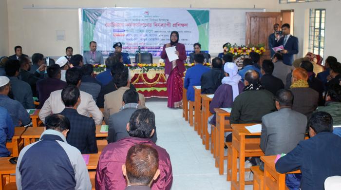 ফুলছড়িতে ভোটগ্রহণ কর্মকর্তাদের দিনব্যাপী প্রশিক্ষণ ফুলছড়িতে ভোটগ্রহণ কর্মকর্তাদের দিনব্যাপী প্রশিক্ষণ