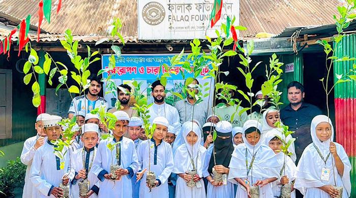 সৈয়দপুরে জুলাই শহীদদের স্মরণে ও আহতদের সুস্থতা কামনায় মোনাজাত সৈয়দপুরে জুলাই শহীদদের স্মরণে ও আহতদের সুস্থতা কামনায় মোনাজাত