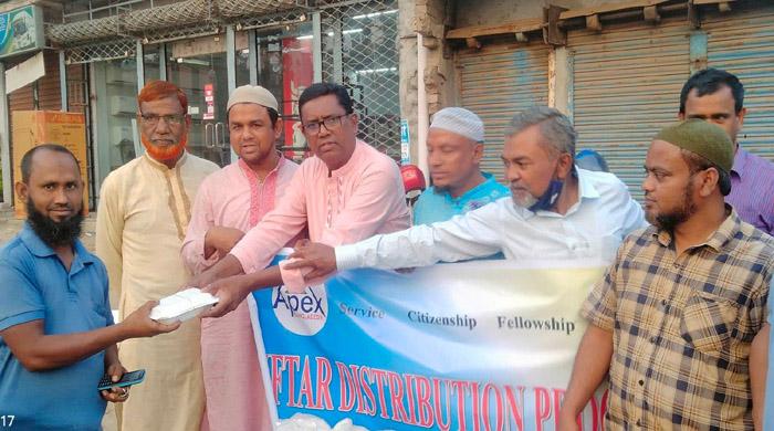 গোবিন্দগঞ্জে এপেক্স ক্লাবের উদ্যোগে রোজাদারদের মাঝে ইফতার বিতরণ অনুষ্ঠিত গোবিন্দগঞ্জে এপেক্স ক্লাবের উদ্যোগে রোজাদারদের মাঝে ইফতার বিতরণ অনুষ্ঠিত
