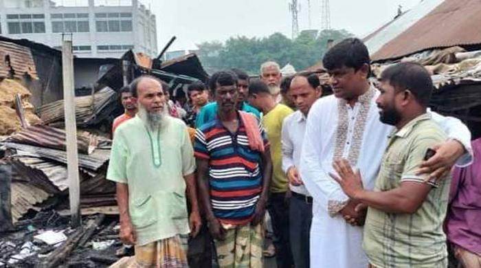 গোবিন্দগঞ্জে ১০ দোকান পুড়ে ছাই গোবিন্দগঞ্জে ১০ দোকান পুড়ে ছাই