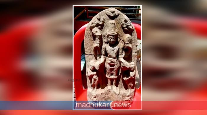 গোবিন্দগঞ্জে পুকুর খননকালে পাওয়া গেল মূর্তি গোবিন্দগঞ্জে পুকুর খননকালে পাওয়া গেল মূর্তি