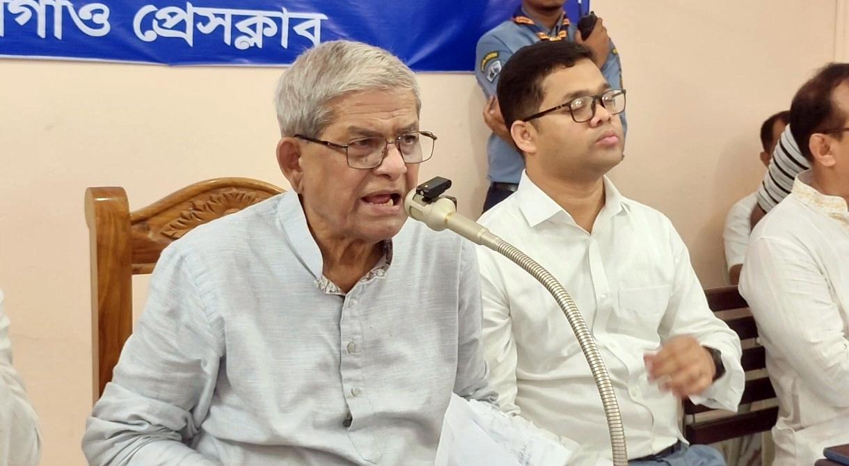 রাজনীতিবিদদের ভুল ধরে সঠিক পথ দেখানো সাংবাদিকদের দায়িত্ব রাজনীতিবিদদের ভুল ধরে সঠিক পথ দেখানো সাংবাদিকদের দায়িত্ব