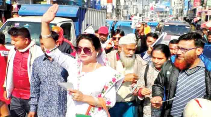 জি এম কাদেরকে পরাজিত করতে চান তৃতীয় লিঙ্গের রানী জি এম কাদেরকে পরাজিত করতে চান তৃতীয় লিঙ্গের রানী