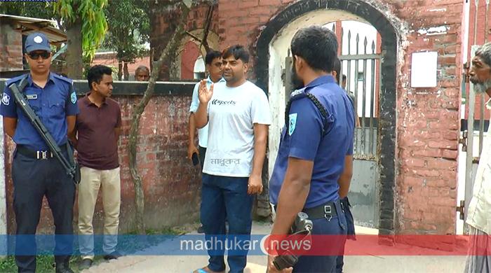 গাইবান্ধায় আওয়ামী লীগ নেতা জসিম জেলগেট থেকে পুনরায় গ্রেপ্তার গাইবান্ধায় আওয়ামী লীগ নেতা জসিম জেলগেট থেকে পুনরায় গ্রেপ্তার