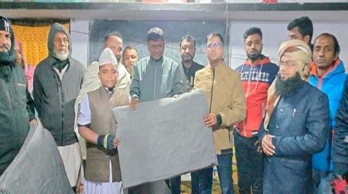 গোবিন্দগঞ্জে মাদ্রাসা ও এতিম খানায় কম্বল বিতরণ গোবিন্দগঞ্জে মাদ্রাসা ও এতিম খানায় কম্বল বিতরণ