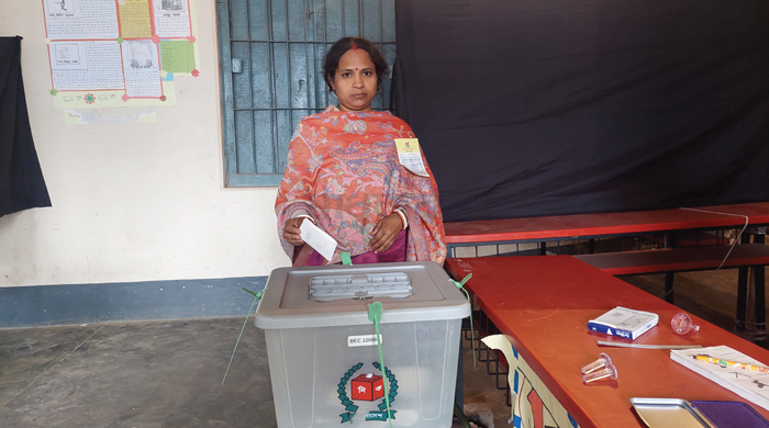 গাইবান্ধায় দ্বাদশ জাতীয় সংসদ নির্বাচনের ভোটগ্রহণ শুরু গাইবান্ধায় দ্বাদশ জাতীয় সংসদ নির্বাচনের ভোটগ্রহণ শুরু
