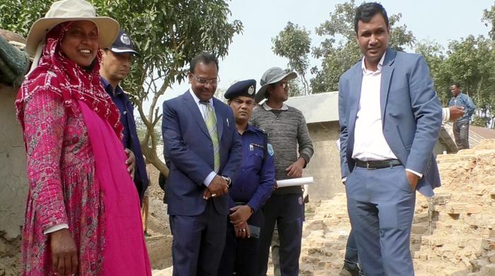 ভারতীয় ডেপুটি হাইকমিশনারের গোবিন্দগঞ্জের বিরাট রাজার ধ্বংসপ্রাপ্ত প্রত্নতাত্ত্বিক খনন কাজ পরিদর্শন ভারতীয় ডেপুটি হাইকমিশনারের গোবিন্দগঞ্জের বিরাট রাজার ধ্বংসপ্রাপ্ত প্রত্নতাত্ত্বিক খনন কাজ পরিদর্শন