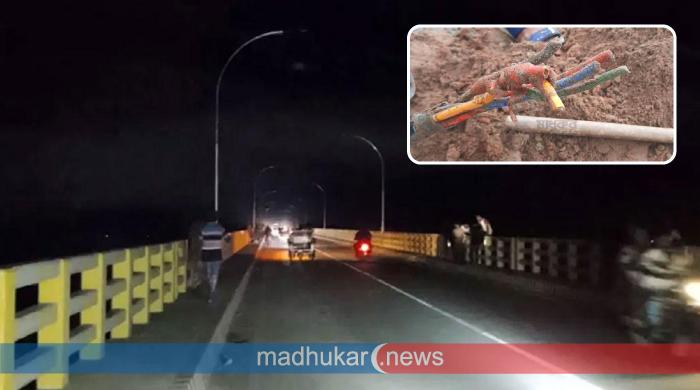 মওলানা ভাসানী সেতুর ক্যাবল চুরির মামলায় ২ আসামি কারাগারে মওলানা ভাসানী সেতুর ক্যাবল চুরির মামলায় ২ আসামি কারাগারে