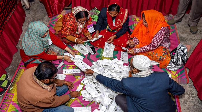 গাইবান্ধার ৫টি সংসদীয় আসনে ১৩ হাজার ৭০৪ ভোট নষ্ট গাইবান্ধার ৫টি সংসদীয় আসনে ১৩ হাজার ৭০৪ ভোট নষ্ট