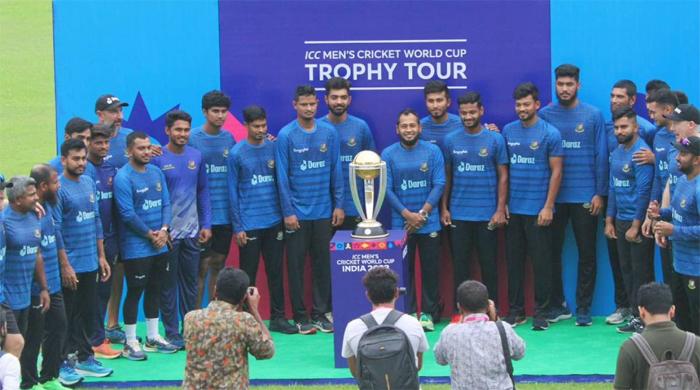 শের-ই-বাংলায় উন্মোচিত হলো বিশ্বকাপের ট্রফি শের-ই-বাংলায় উন্মোচিত হলো বিশ্বকাপের ট্রফি