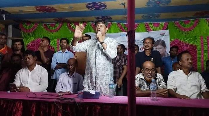 গোবিন্দগঞ্জে সরকারের উন্নয়নমূলক কর্মকান্ড তুলে ধরে গণসংযোগ ও লিফলেট বিতরণ করেন আব্দুল লতিফ প্রধান গোবিন্দগঞ্জে সরকারের উন্নয়নমূলক কর্মকান্ড তুলে ধরে গণসংযোগ ও লিফলেট বিতরণ করেন আব্দুল লতিফ প্রধান