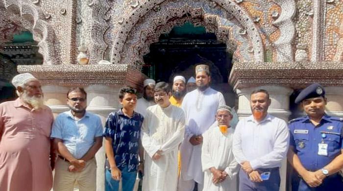 সৈয়দপুরের ঐতিহাসিক চিনি মসজিদ পরিদর্শনে রংপুর বিভাগীয় কমিশনার সৈয়দপুরের ঐতিহাসিক চিনি মসজিদ পরিদর্শনে রংপুর বিভাগীয় কমিশনার