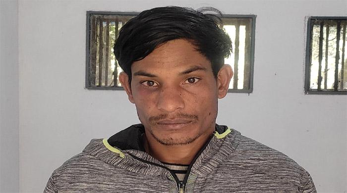 চিলমারীতে ১৫০ পিস ইয়াবাসহ মাদক কারবারি আটক চিলমারীতে ১৫০ পিস ইয়াবাসহ মাদক কারবারি আটক