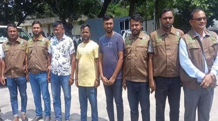 গাইবান্ধায় ডাকাতির প্রস্তুতিকালে পিস্তুল ও গুলিসহ তিন ডাকাত গ্রেফতার গাইবান্ধায় ডাকাতির প্রস্তুতিকালে পিস্তুল ও গুলিসহ তিন ডাকাত গ্রেফতার
