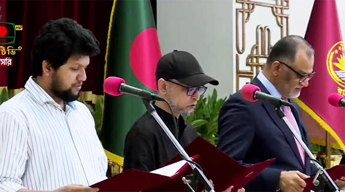 শপথ নিলেন আরও ৩ উপদেষ্টা শপথ নিলেন আরও ৩ উপদেষ্টা