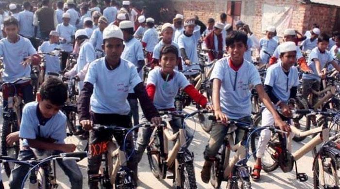 নওগাঁয় একটানা ৪০দিন জামাতে নামাজ আদায় করে বাইসাইকেল পেল শিক্ষার্থীরা নওগাঁয় একটানা ৪০দিন জামাতে নামাজ আদায় করে বাইসাইকেল পেল শিক্ষার্থীরা