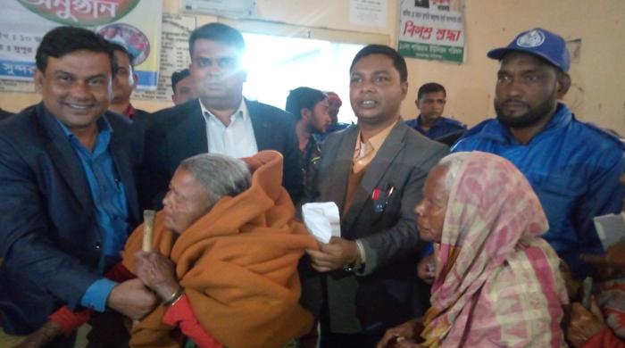 শান্তিরামে শীতার্তদের মাঝে শীতবস্ত্র বিতরণ শান্তিরামে শীতার্তদের মাঝে শীতবস্ত্র বিতরণ