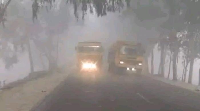 রাজারহাটে জেঁকে বসেছে শীত, জীবনযাত্রায় স্থবিরতা রাজারহাটে জেঁকে বসেছে শীত, জীবনযাত্রায় স্থবিরতা