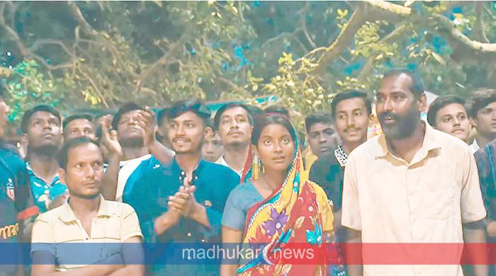 জাহাঙ্গীরনগর বিশ্ববিদ্যালয়ে রইদ সিনেমার বিশেষ কনসার্ট জাহাঙ্গীরনগর বিশ্ববিদ্যালয়ে রইদ সিনেমার বিশেষ কনসার্ট