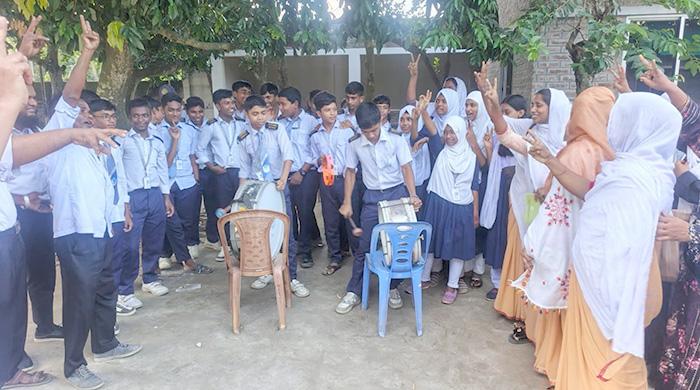 শতভাগ সাফল্য নিয়ে এসকেএস নূতনকুঁড়ি বিদ্যাপীঠের অনন্য অর্জন শতভাগ সাফল্য নিয়ে এসকেএস নূতনকুঁড়ি বিদ্যাপীঠের অনন্য অর্জন