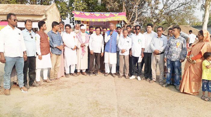 রাণীনগরে ফুটবল টুর্নামেন্টের ফাইনাল খেলা অনুষ্ঠিত রাণীনগরে ফুটবল টুর্নামেন্টের ফাইনাল খেলা অনুষ্ঠিত