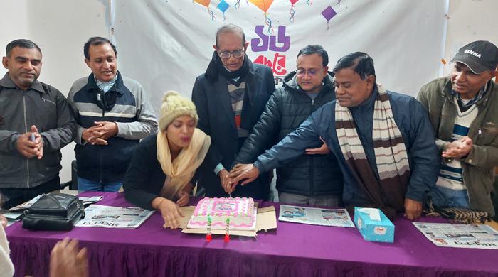 দৈনিক মাধুকরের ১৬ তম প্রতিষ্ঠাবার্ষিকী উদযাপিত দৈনিক মাধুকরের ১৬ তম প্রতিষ্ঠাবার্ষিকী উদযাপিত