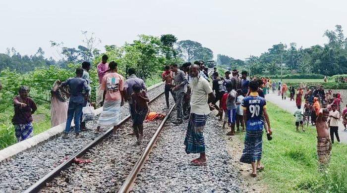 মহিমাগঞ্জে ট্রেনে কাটা পড়ে অজ্ঞাতপরিচয় নারী নিহত মহিমাগঞ্জে ট্রেনে কাটা পড়ে অজ্ঞাতপরিচয় নারী নিহত