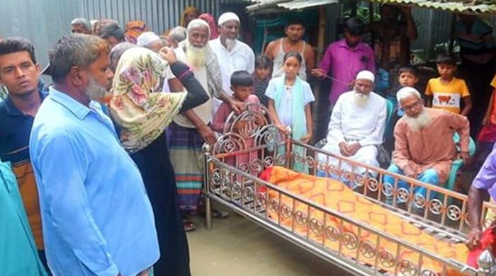 সাপের কামড়ে কবিরাজের শরণাপন্ন, প্রাণ গেল বৃদ্ধের সাপের কামড়ে কবিরাজের শরণাপন্ন, প্রাণ গেল বৃদ্ধের