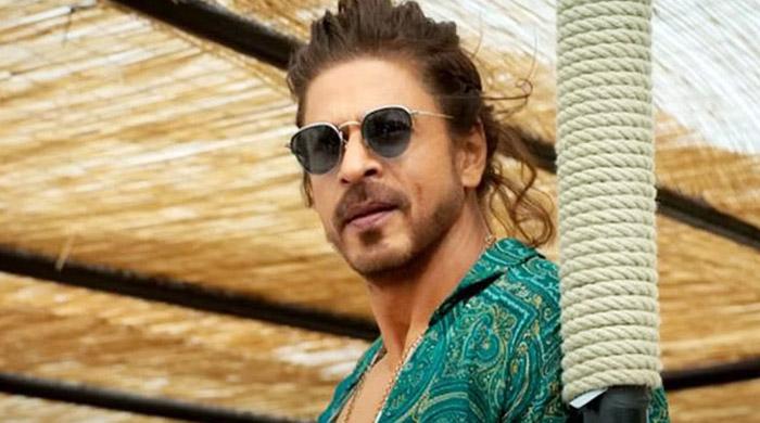 ‘পাঠান’ সিনেমার গানে বিরাটের নাচে মুগ্ধ বাদশা ‘পাঠান’ সিনেমার গানে বিরাটের নাচে মুগ্ধ বাদশা