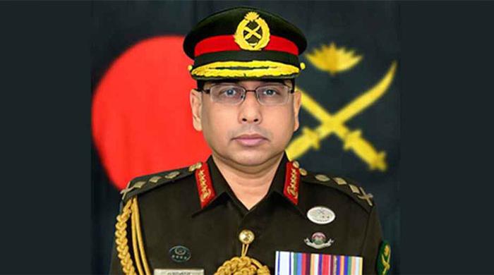 তিনদিনের সফরে কুয়েত গেলেন সেনাপ্রধান তিনদিনের সফরে কুয়েত গেলেন সেনাপ্রধান