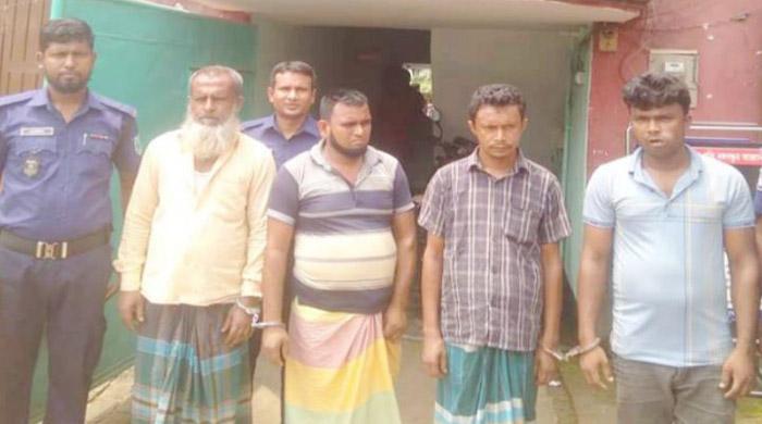 ধাপেরহাটে পুলিশের বিশেষ অভিযানে ৪ জন গ্রেফতার ধাপেরহাটে পুলিশের বিশেষ অভিযানে ৪ জন গ্রেফতার