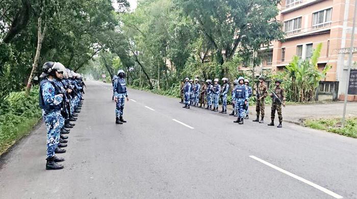 থমথমে গোপালগঞ্জ, চলছে কারফিউ থমথমে গোপালগঞ্জ, চলছে কারফিউ