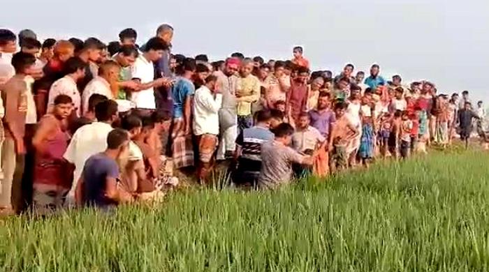 ঘোড়াঘাটে ধানক্ষেতে মিলল যুবকের মরদেহ ঘোড়াঘাটে ধানক্ষেতে মিলল যুবকের মরদেহ
