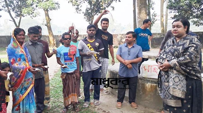 গোবিন্দগঞ্জে ১৮ কেজি জাটকা জব্দ, দুঃস্থদের মাঝে বিতরণ গোবিন্দগঞ্জে ১৮ কেজি জাটকা জব্দ, দুঃস্থদের মাঝে বিতরণ