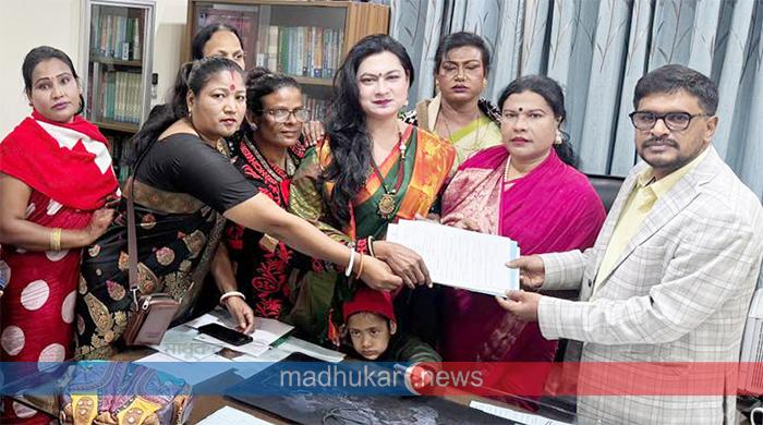 রংপুর-৩ আসনে মনোনয়ন ফরম তুললেন তৃতীয় লিঙ্গের রানী রংপুর-৩ আসনে মনোনয়ন ফরম তুললেন তৃতীয় লিঙ্গের রানী