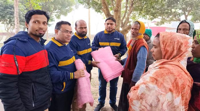 ফুলছড়িতে ব্র্যাক ব্যাংকের কম্বল বিতরণ ফুলছড়িতে ব্র্যাক ব্যাংকের কম্বল বিতরণ