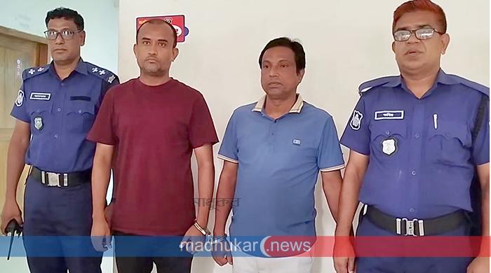 বেনাপোলে আটক যুবলীগের কেন্দ্রীয় নেতাকে গোবিন্দগঞ্জ থানায় হস্তান্তর বেনাপোলে আটক যুবলীগের কেন্দ্রীয় নেতাকে গোবিন্দগঞ্জ থানায় হস্তান্তর