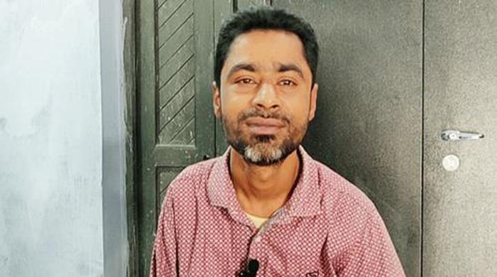 ট্রেনে কাটা পড়ে প্রাণ গেল হাকিমপুর রেল স্টেশনের সহকারী টিকিট বুকিং মাস্টারের ট্রেনে কাটা পড়ে প্রাণ গেল হাকিমপুর রেল স্টেশনের সহকারী টিকিট বুকিং মাস্টারের