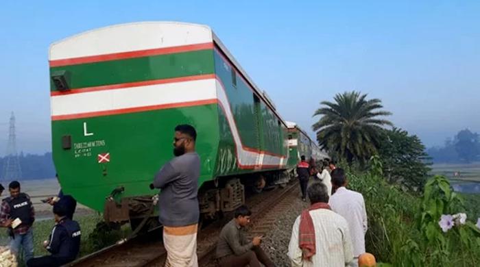 ঢাকা-উত্তরবঙ্গের রেল যোগাযোগ বন্ধ ঢাকা-উত্তরবঙ্গের রেল যোগাযোগ বন্ধ