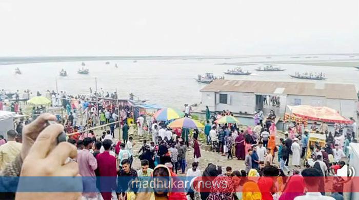 ঈদের দ্বিতীয় দিনে বিনোদন প্রেমীদের পদচারণায় মুখর ফুলছড়ির বালাসীঘাট ঈদের দ্বিতীয় দিনে বিনোদন প্রেমীদের পদচারণায় মুখর ফুলছড়ির বালাসীঘাট