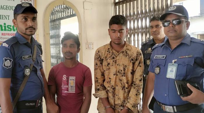 সুন্দরগঞ্জে অটোভ্যান চালক হত্যার ঘটনায় জড়িত সন্দেহে গ্রেপ্তার ২ সুন্দরগঞ্জে অটোভ্যান চালক হত্যার ঘটনায় জড়িত সন্দেহে গ্রেপ্তার ২
