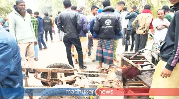 গাইবান্ধা-পলাশবাড়ী সড়কে বাসচাপায় ভ্যানচালক নিহত গাইবান্ধা-পলাশবাড়ী সড়কে বাসচাপায় ভ্যানচালক নিহত