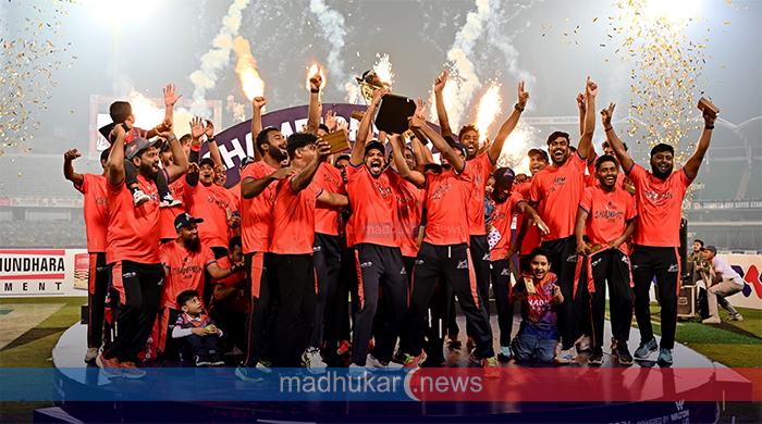 চট্টগ্রামকে গুঁড়িয়ে দিয়ে বিপিএলের শিরোপা জিতলো রাজশাহী চট্টগ্রামকে গুঁড়িয়ে দিয়ে বিপিএলের শিরোপা জিতলো রাজশাহী