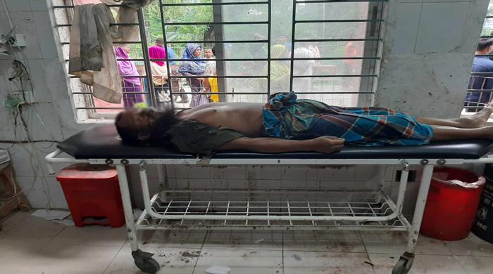 পলাশবাড়ীতে জমি নিয়ে দ্বন্দের জেরে প্রাণ গেল একজনের পলাশবাড়ীতে জমি নিয়ে দ্বন্দের জেরে প্রাণ গেল একজনের