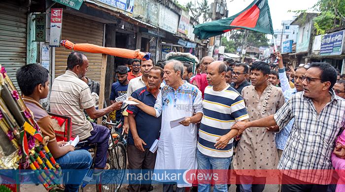 রাষ্ট্র মেরামতে বিএনপির ৩১ দফা বাস্তবায়নে গাইবান্ধায় লিফলেট বিতরণ রাষ্ট্র মেরামতে বিএনপির ৩১ দফা বাস্তবায়নে গাইবান্ধায় লিফলেট বিতরণ