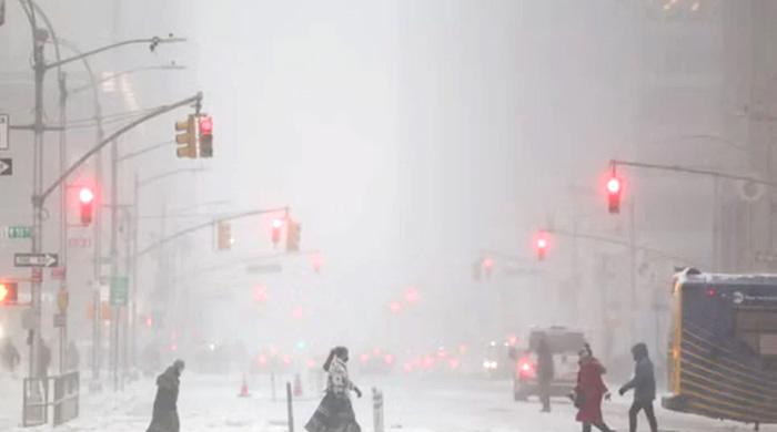 যুক্তরাষ্ট্রে তুষারঝড়, তীব্র ঠাণ্ডায় ৩০ জনের মৃত্যু যুক্তরাষ্ট্রে তুষারঝড়, তীব্র ঠাণ্ডায় ৩০ জনের মৃত্যু