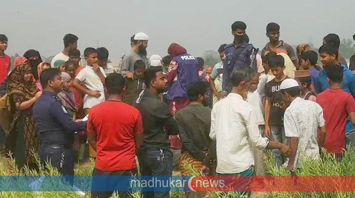 বাবার কাছ থেকে মেয়েকে তুলে নিয়ে ধর্ষণের পর হত্যা, গ্রেফতার ৪ বাবার কাছ থেকে মেয়েকে তুলে নিয়ে ধর্ষণের পর হত্যা, গ্রেফতার ৪