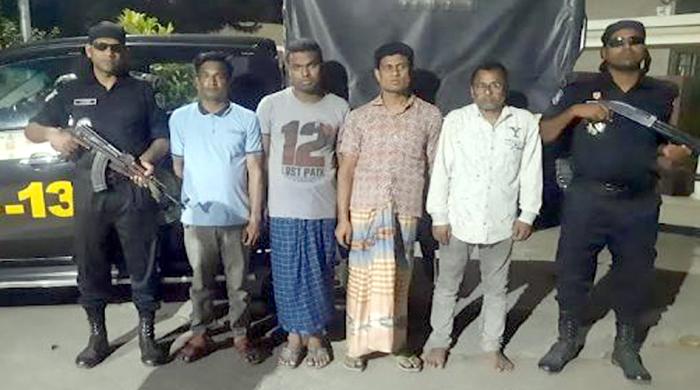 ফুলবাড়ীতে প্রাইভেট কারসহ ফেন্সিডিল জব্দ, গ্রেপ্তার ৪ মাদক কারবারী ফুলবাড়ীতে প্রাইভেট কারসহ ফেন্সিডিল জব্দ, গ্রেপ্তার ৪ মাদক কারবারী