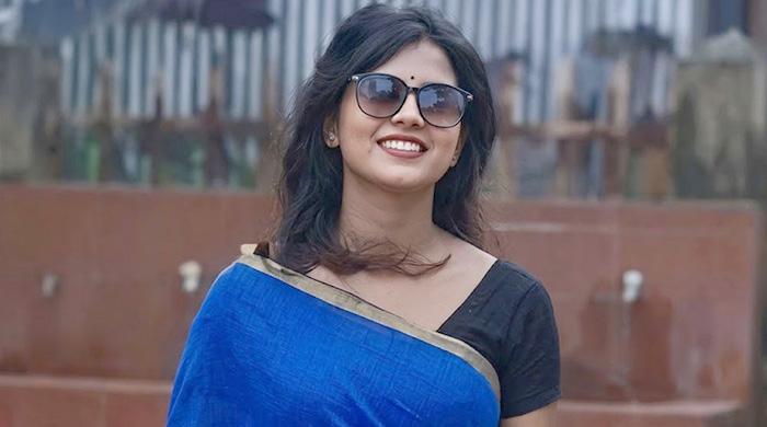 শিক্ষিকাদের অভিনব প্রতিবাদ ও সংহতি শিক্ষিকাদের অভিনব প্রতিবাদ ও সংহতি