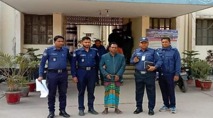 সুন্দরগঞ্জে পলাতক আসামি গ্রেপ্তার সুন্দরগঞ্জে পলাতক আসামি গ্রেপ্তার